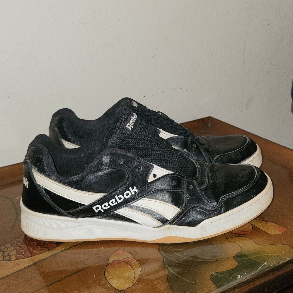 Reebok Low Cut Tennis Shoes 10